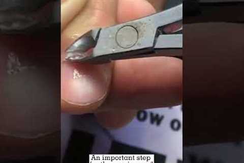 How to use a cuticle nipper?