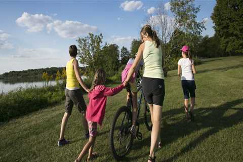 Discovering the Top Spots for Biking and Running in Crystal Lake, Illinois