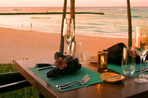 The Ultimate Guide to Waterfront Dining in Honolulu County, Hawaii